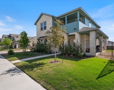 9015 Lookse Ln - Photo Thumbnail 4