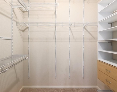 2125 Amur Dr - Photo Thumbnail 17