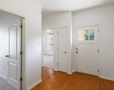2125 Amur Dr - Photo Thumbnail 12