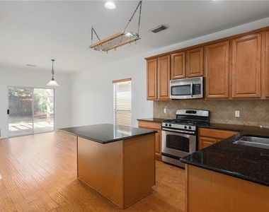 2125 Amur Dr - Photo Thumbnail 3
