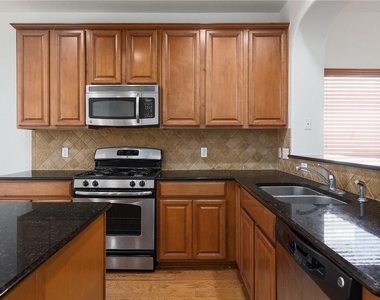 2125 Amur Dr - Photo Thumbnail 4