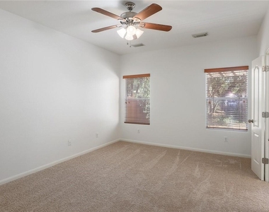 2125 Amur Dr - Photo Thumbnail 13
