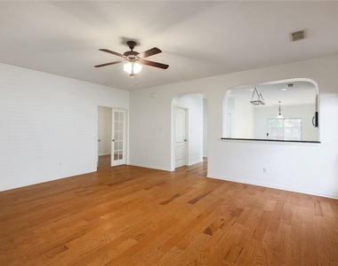 2125 Amur Dr - Photo Thumbnail 10