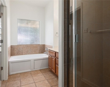 2125 Amur Dr - Photo Thumbnail 16