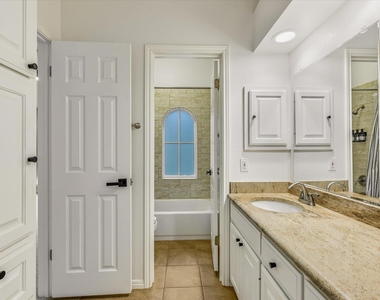 5506 Merrywing Cir - Photo Thumbnail 33