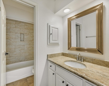 5506 Merrywing Cir - Photo Thumbnail 32