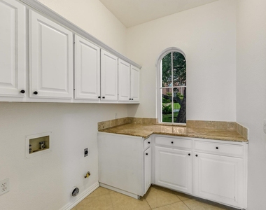 5506 Merrywing Cir - Photo Thumbnail 35