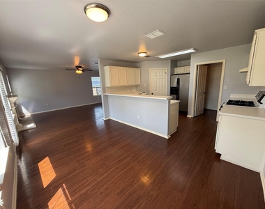 14704 Noya Dr - Photo Thumbnail 5