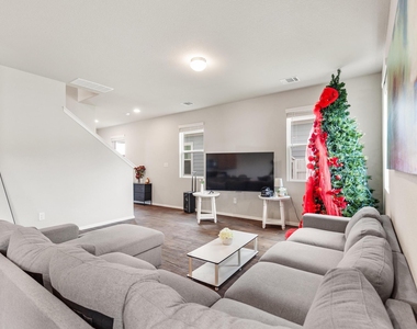 242 Barley Ln - Photo Thumbnail 8
