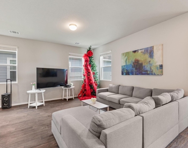 242 Barley Ln - Photo Thumbnail 7