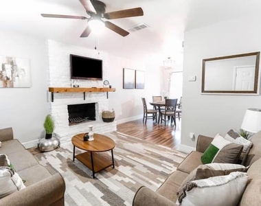 200 Laurel Dr - Photo Thumbnail 1