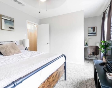 200 Laurel Dr - Photo Thumbnail 4