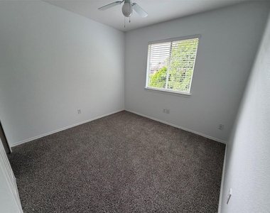 13405 Tossa Ln - Photo Thumbnail 17