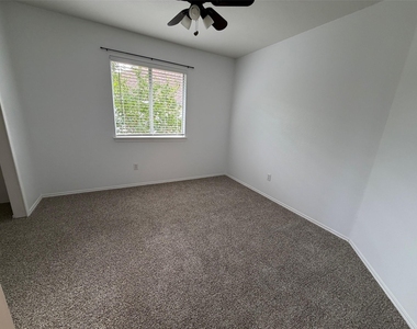 13405 Tossa Ln - Photo Thumbnail 16
