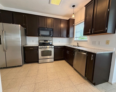 13405 Tossa Ln - Photo Thumbnail 4
