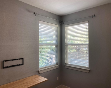 7205 Tybalt St - Photo Thumbnail 10