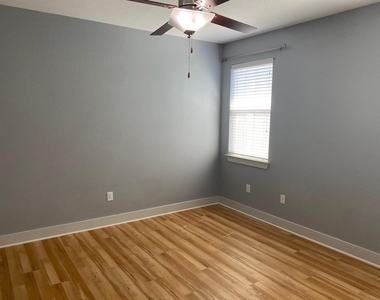 7205 Tybalt St - Photo Thumbnail 6