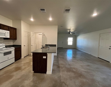 2316 Alterman Dr - Photo Thumbnail 6