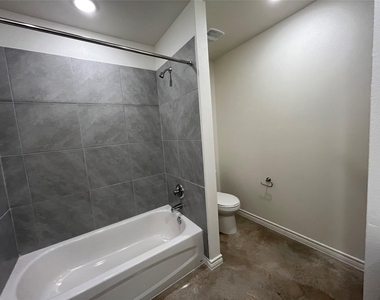 2316 Alterman Dr - Photo Thumbnail 5