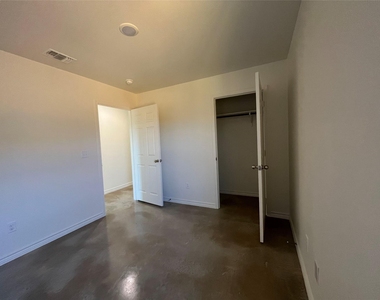 2316 Alterman Dr - Photo Thumbnail 12