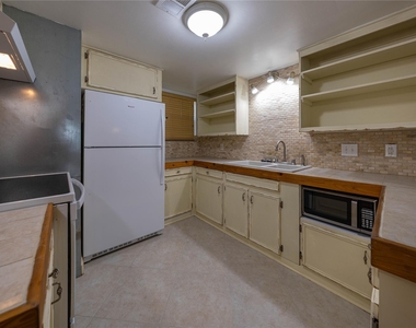 22 Stonehouse Cir - Photo Thumbnail 8