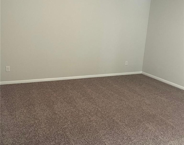 12809 Gilliland Ln - Photo Thumbnail 19