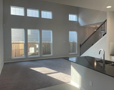 12809 Gilliland Ln - Photo Thumbnail 5