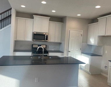 12809 Gilliland Ln - Photo Thumbnail 8