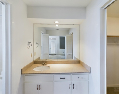 1735 Spyglass Dr - Photo Thumbnail 32