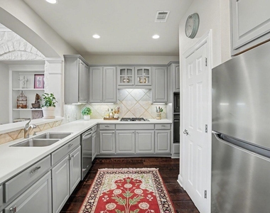 3800 Bailey Ln - Photo Thumbnail 13