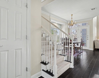 3800 Bailey Ln - Photo Thumbnail 6