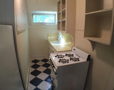 908 W 22 Nd St - Photo Thumbnail 3