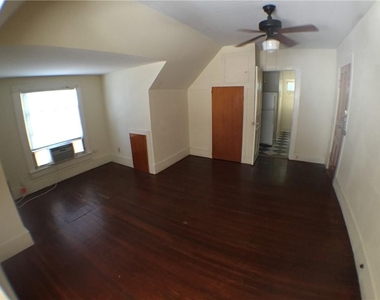 908 W 22 Nd St - Photo Thumbnail 1