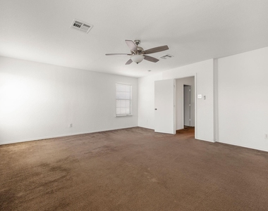 5525 Victory Gallop Dr - Photo Thumbnail 13