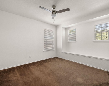5525 Victory Gallop Dr - Photo Thumbnail 16