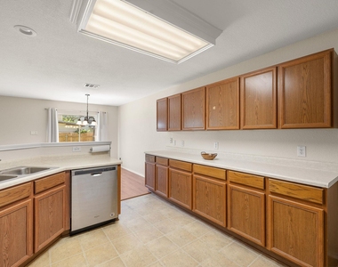 5525 Victory Gallop Dr - Photo Thumbnail 10