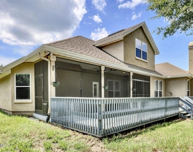 11827 Crusselle Drive - Photo Thumbnail 36