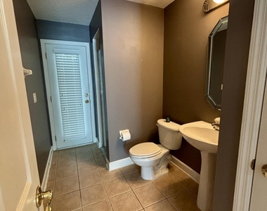 11827 Crusselle Drive - Photo Thumbnail 32