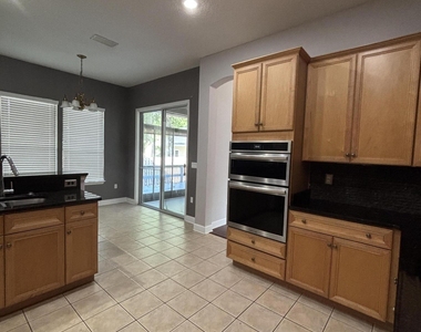 11827 Crusselle Drive - Photo Thumbnail 10