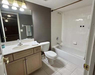 11827 Crusselle Drive - Photo Thumbnail 18