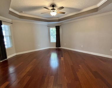 11827 Crusselle Drive - Photo Thumbnail 19