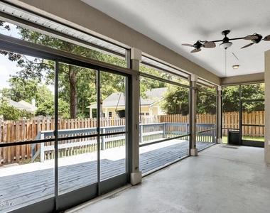 11827 Crusselle Drive - Photo Thumbnail 33