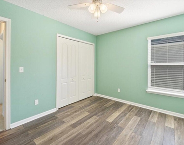 16050 Dowing Creek Drive - Photo Thumbnail 12