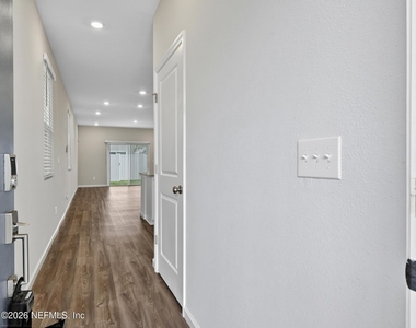 14757 Cashew Avenue - Photo Thumbnail 7
