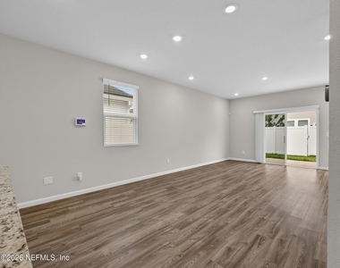 14757 Cashew Avenue - Photo Thumbnail 20
