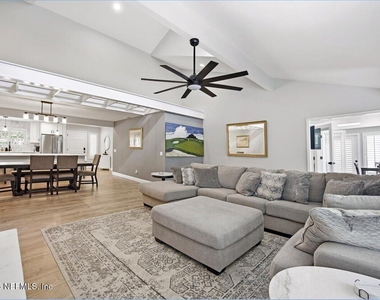 64 Players Club Villas Road - Photo Thumbnail 8