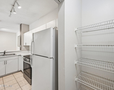 510 Florida Club Boulevard - Photo Thumbnail 17