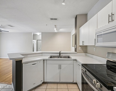 510 Florida Club Boulevard - Photo Thumbnail 14