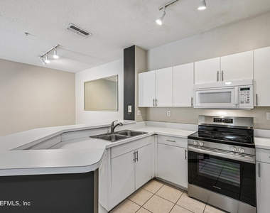 510 Florida Club Boulevard - Photo Thumbnail 15