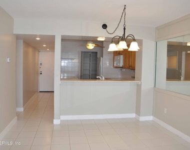 1301 S 1st Street - Photo Thumbnail 3